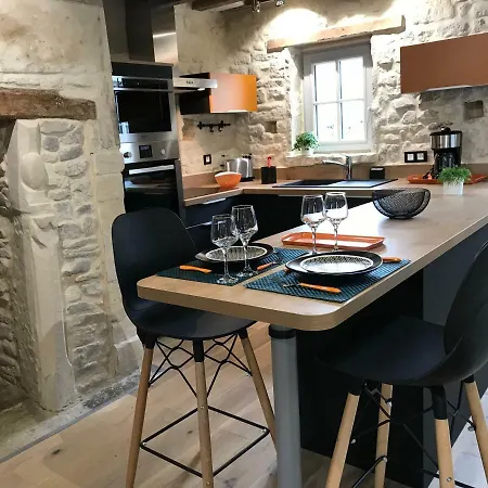 La Maison Des Eveques 1